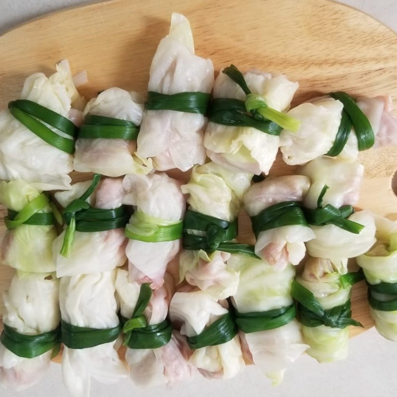 Bước 4 Gói cải thảo cuộn thịt Canh bắp cải cuốn thịt bằm xương heo cà rốt