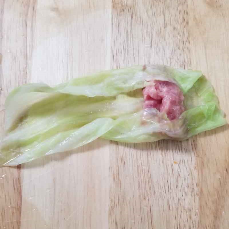 Bước 4 Gói cải thảo cuộn thịt Canh bắp cải cuốn thịt bằm xương heo cà rốt