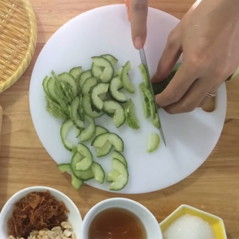 Bước 1 Sơ chế các nguyên liệu Gỏi dưa leo đậu hũ chay