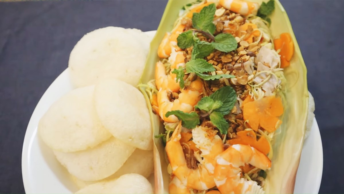 Gỏi hoa chuối tôm thịt sốt chua ngọt
