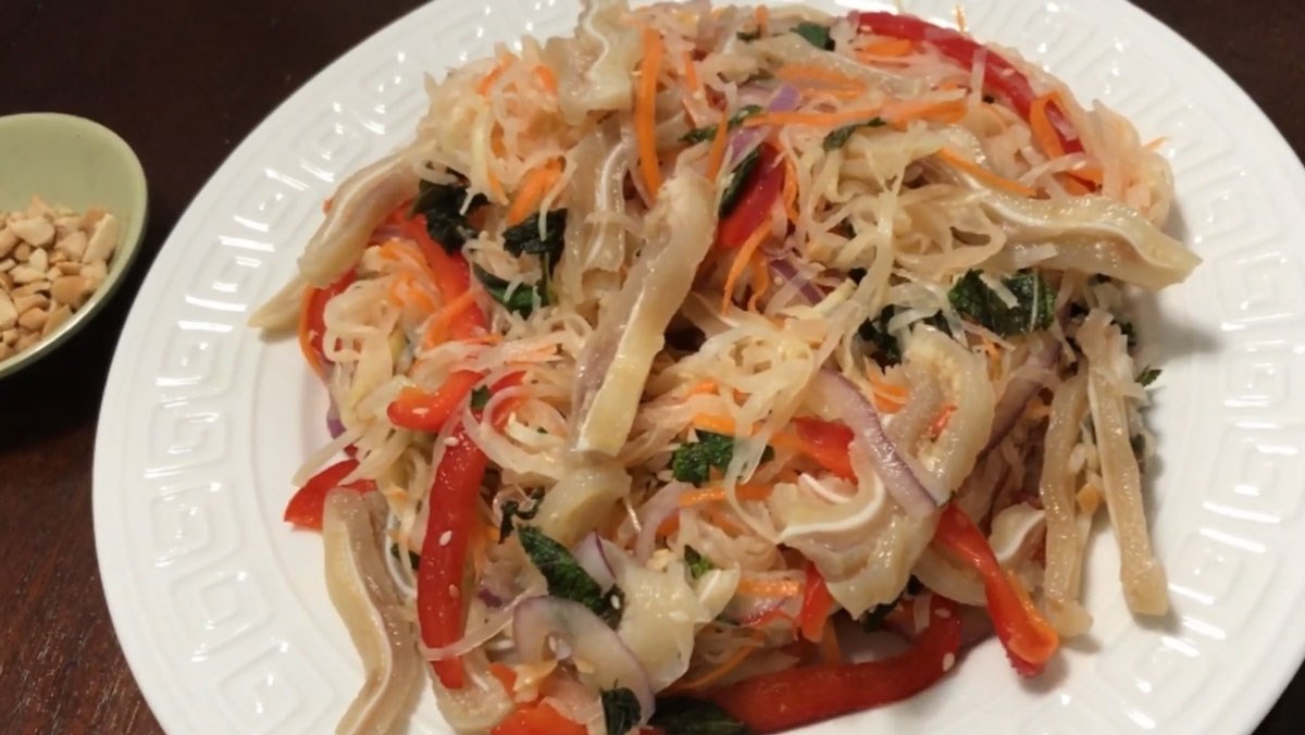 Gỏi su hào cà rốt tai heo