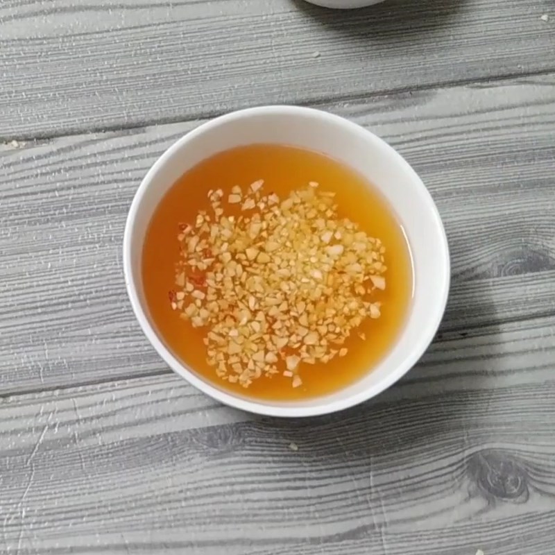 Bước 3 Làm sốt trộn Gỏi rau càng cua tai heo