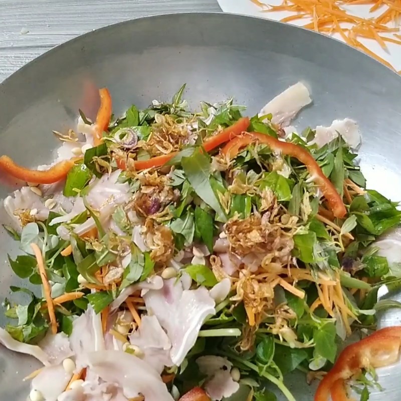 Bước 4 Trộn gỏi Gỏi rau càng cua tai heo