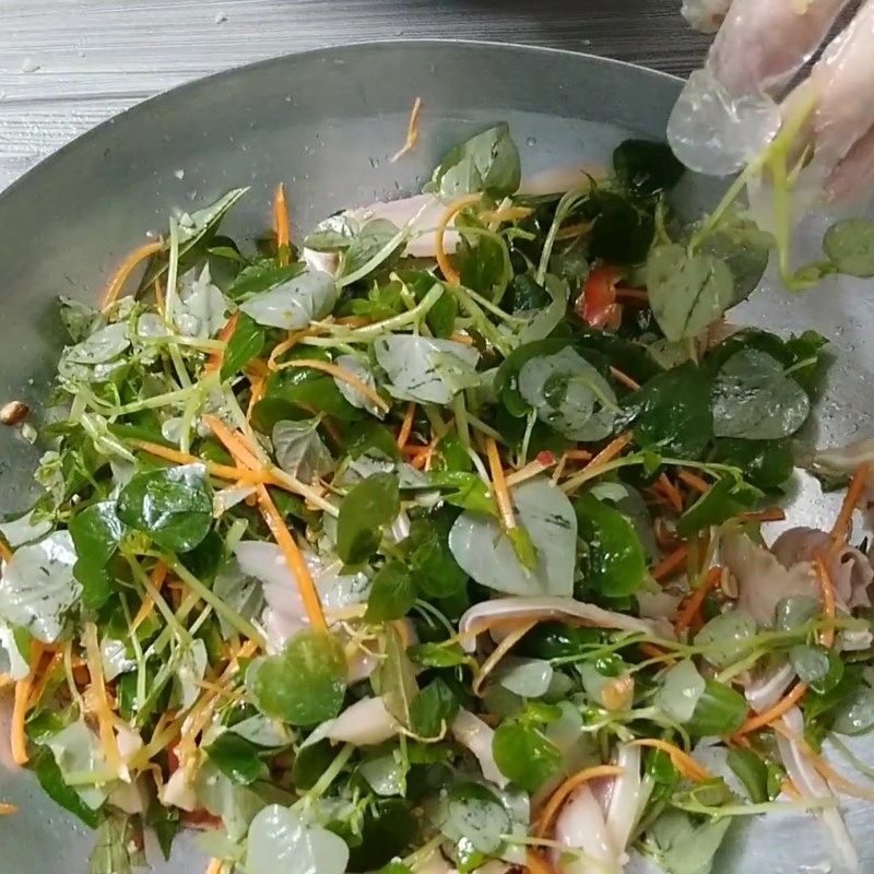 Bước 4 Trộn gỏi Gỏi rau càng cua tai heo