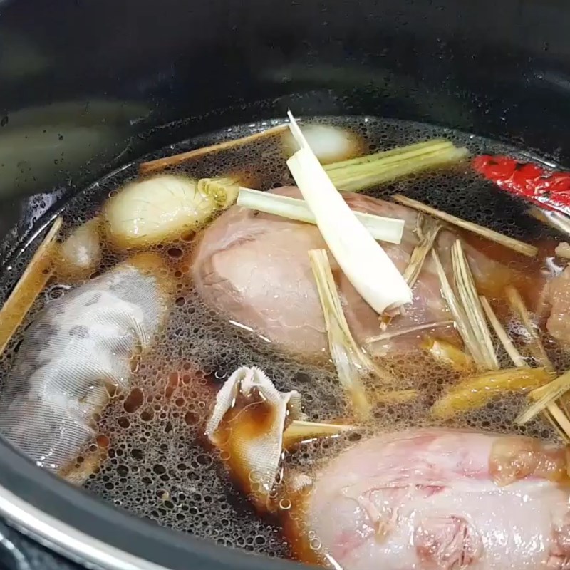 Bước 3 Hầm bắp bò Bắp bò hầm xì dầu