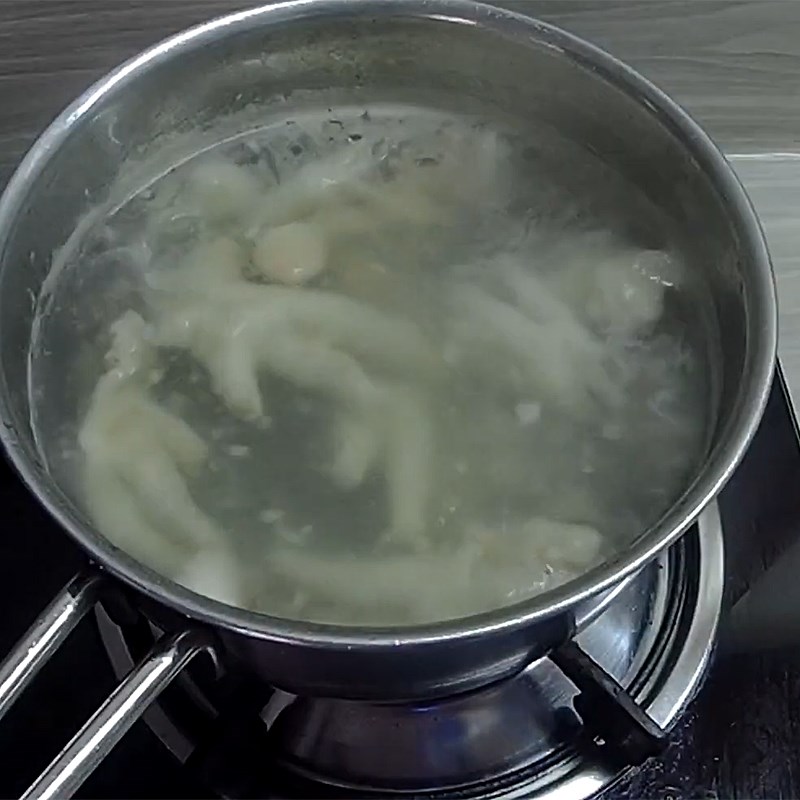 Bước 3 Hầm chân gà với đu đủ Chân gà hầm đu đủ
