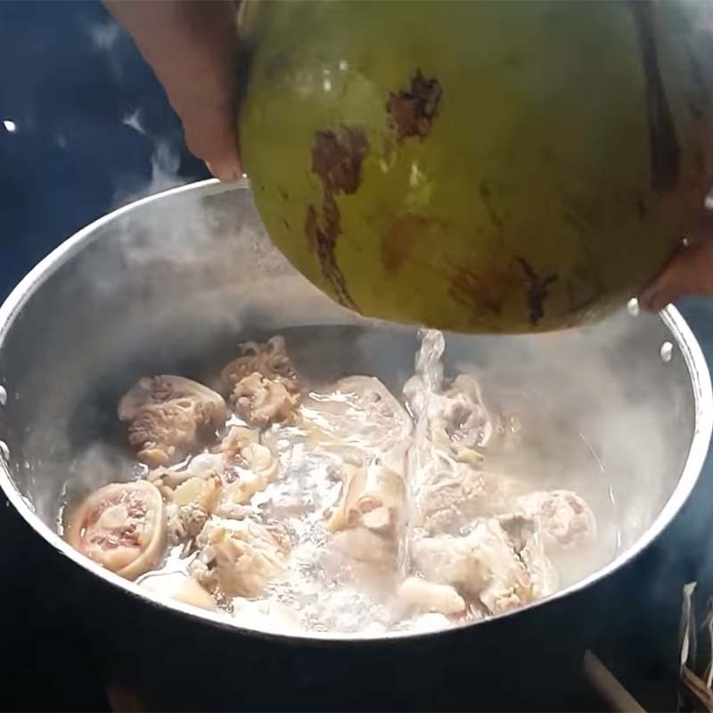 Bước 3 Hầm đuôi bò Đuôi bò hầm đậu đen