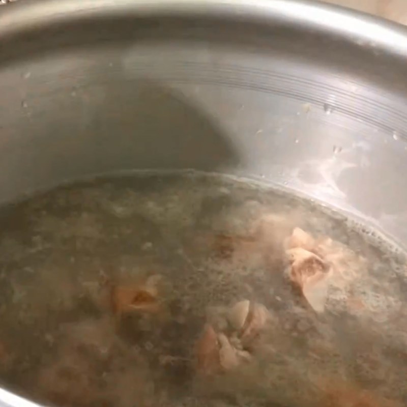 Bước 4 Hầm đuôi bò với tiêu xanh và củ quả Đuôi bò hầm tiêu xanh