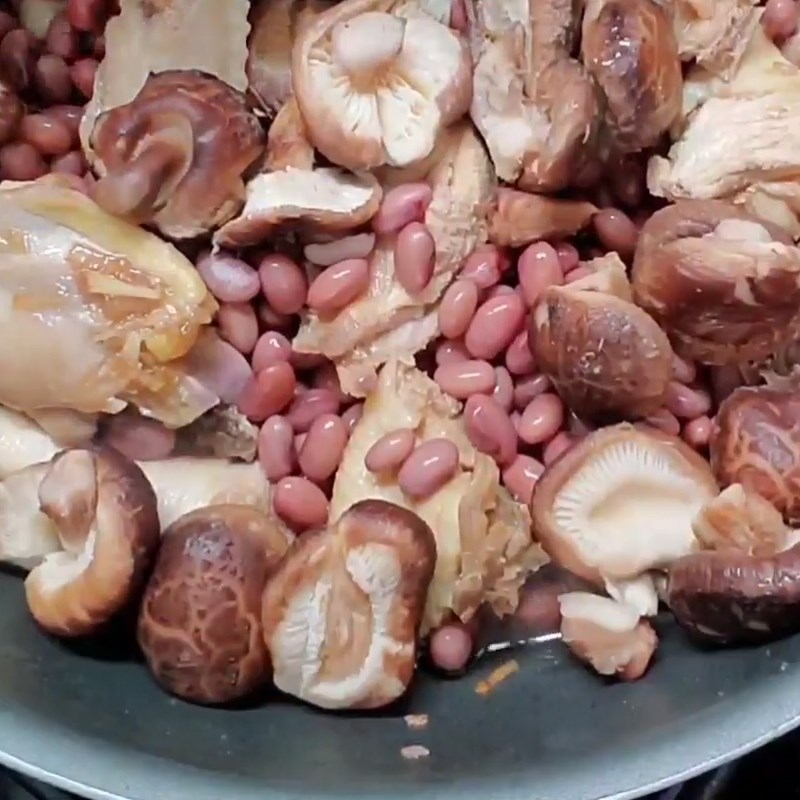 Bước 3 Hầm gà Gà hầm đậu đỏ