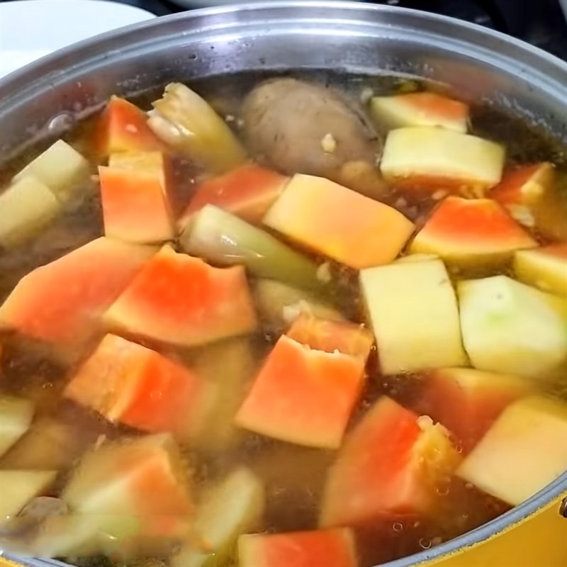 Bước 4 Hầm gà với đu đủ Gà hầm sả đu đủ