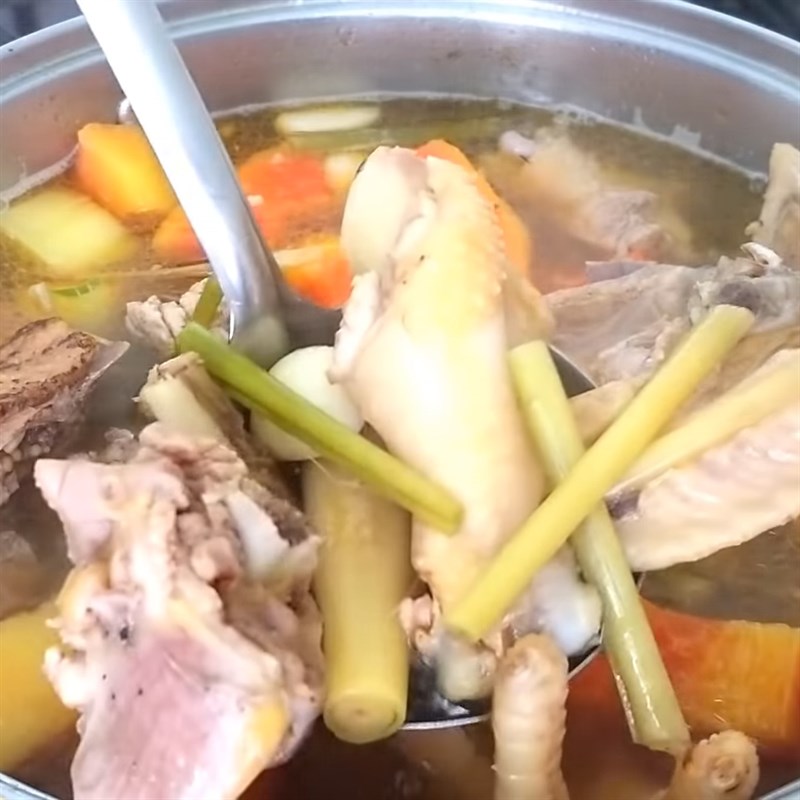Bước 4 Hầm gà với đu đủ Gà hầm sả đu đủ