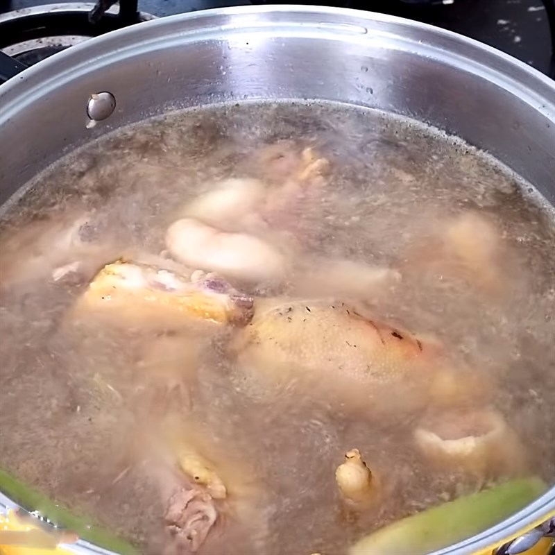 Bước 4 Hầm gà với đu đủ Gà hầm sả đu đủ