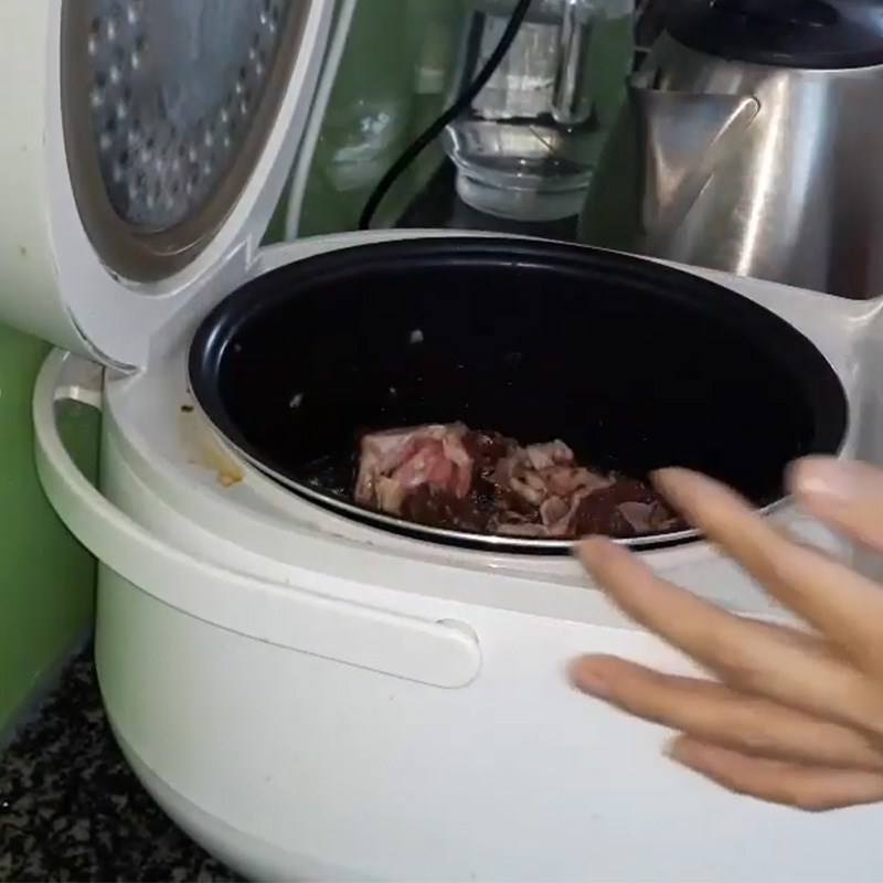 Bước 3 Hầm sườn bò Sườn hầm nước tương