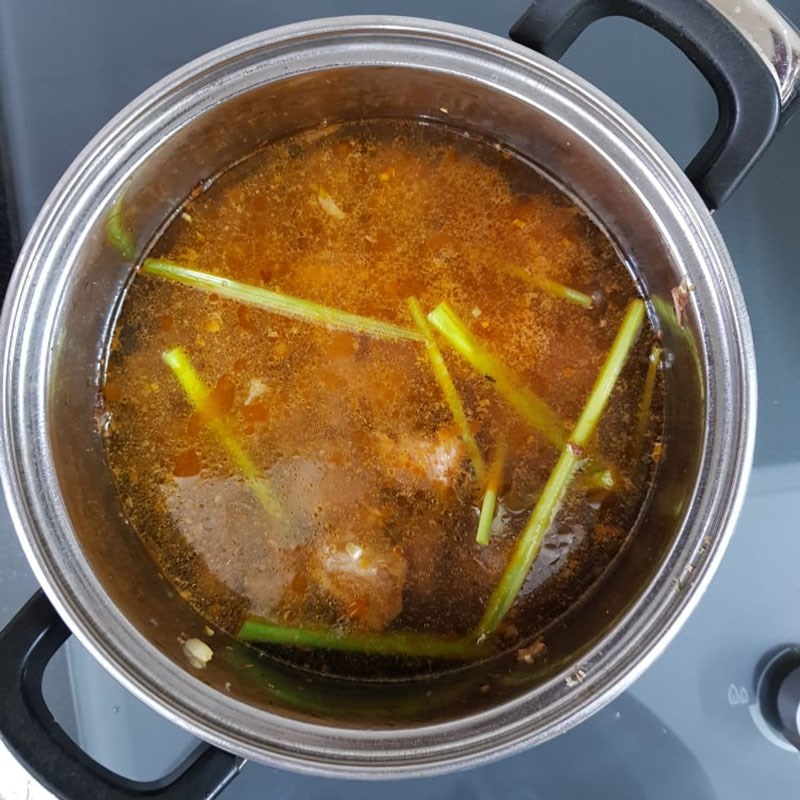 Bước 2 Hầm thịt bò Mì thịt bò