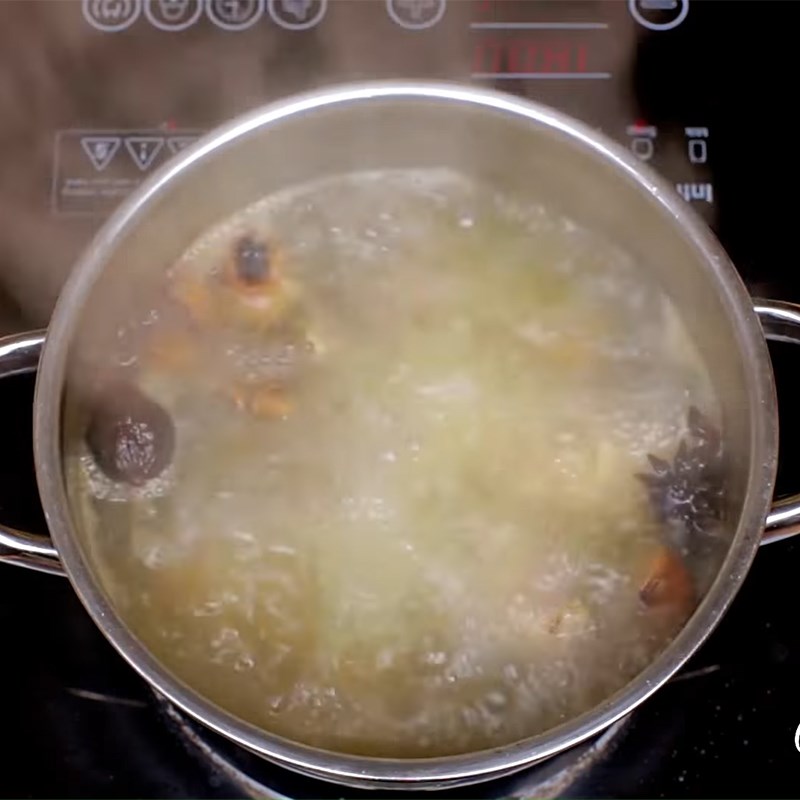 Bước 2 Hầm xương Phở bò sốt vang
