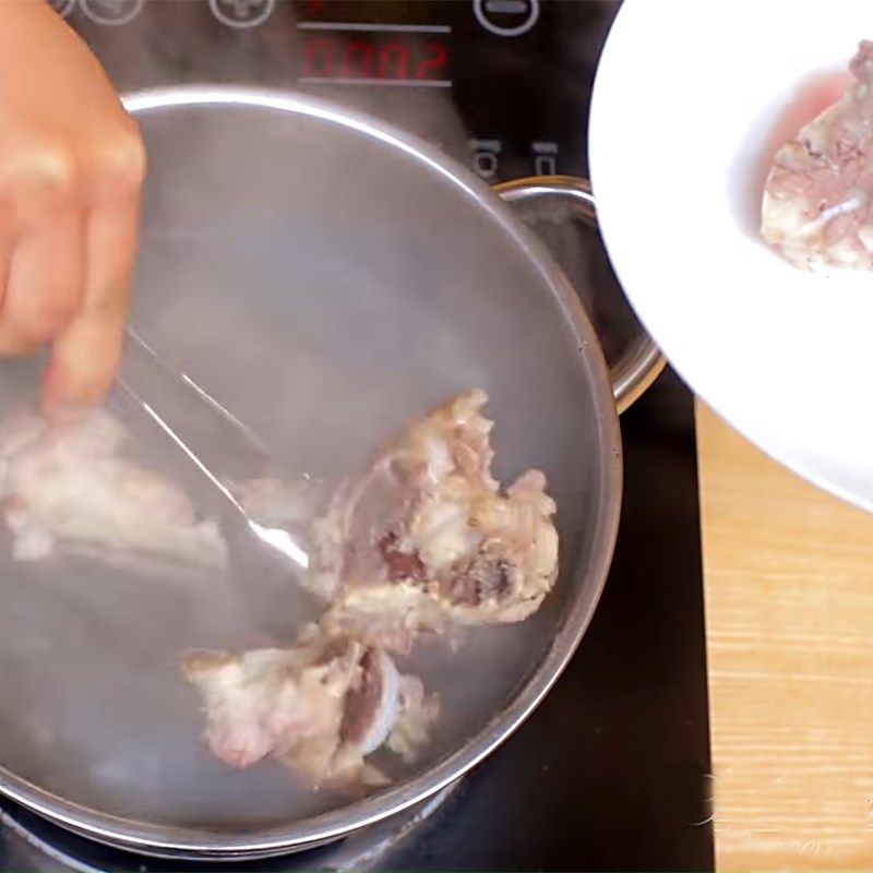 Bước 2 Hầm xương Phở bò sốt vang