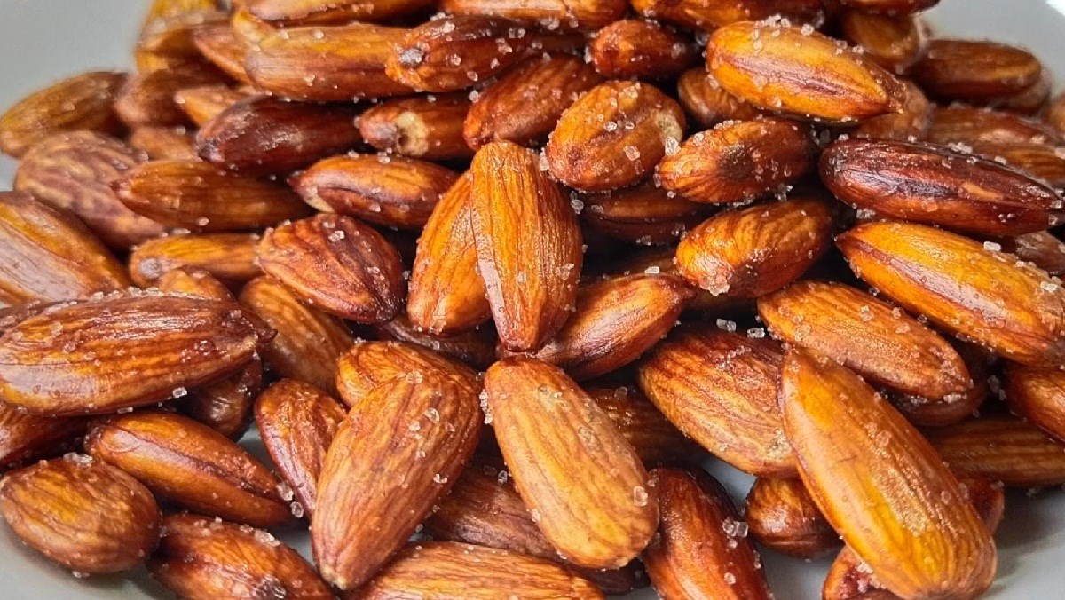 Hạnh nhân rang xóc muối