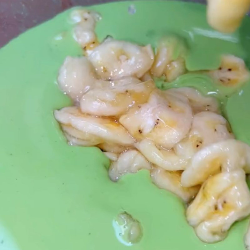 Bước 2 Hấp bánh Bánh chuối hấp là dứa với nước cốt dừa (Công thức được chia sẻ từ Tiktok Cách Nấu Ngon cùng Cách Nấu Ngon)