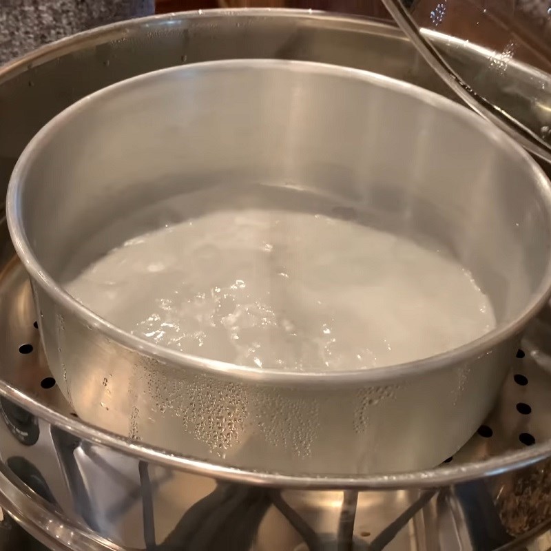 Bước 2 Hấp bánh Bánh ướt chả lụa