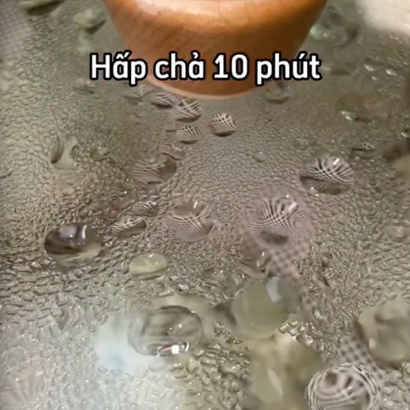 Bước 3 Hấp bánh Bánh tôm khoai tây chiên giòn (Công thức được chia sẻ bởi Tiktok Cách Nấu Ngon cùng Cách Nấu Ngon)