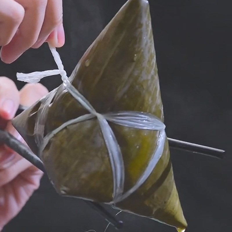 Bước 4 Luộc bánh bá trạng Bánh bá trạng (Công thức được chia sẻ từ TikTok Cách Nấu Ngon cùng Cách Nấu Ngon)