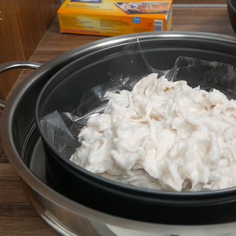 Bước 3 Hấp bột chiên Bột chiên khoai môn trứng