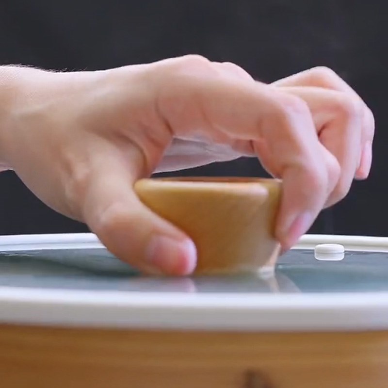 Bước 1 Hấp lá chuối Bánh bá trạng (Công thức được chia sẻ từ TikTok Cách Nấu Ngon cùng Cách Nấu Ngon)