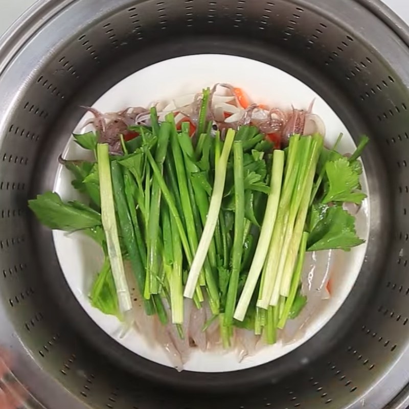 Bước 3 Hấp mực Mực trứng hấp gừng