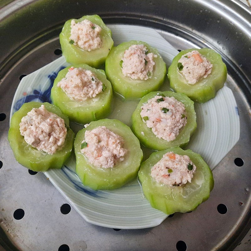 Bước 3 Hấp mướp hương nhồi tôm Mướp hương nhồi tôm hấp
