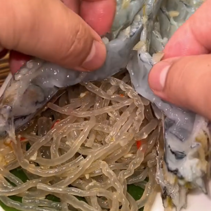 Bước 3 Hấp tôm Tôm hấp tỏi (Công thức được chia sẻ tù Tiktok Cách Nấu Ngon cùng Cách Nấu Ngon)