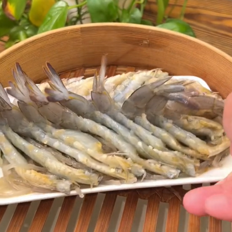 Bước 3 Hấp tôm Tôm hấp tỏi (Công thức được chia sẻ tù Tiktok Cách Nấu Ngon cùng Cách Nấu Ngon)