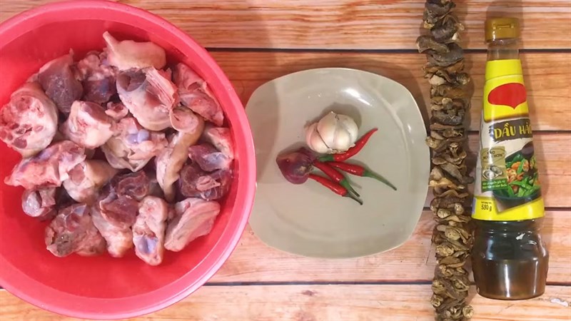 Nguyên liệu món ăn giò heo kho nấm đông cô