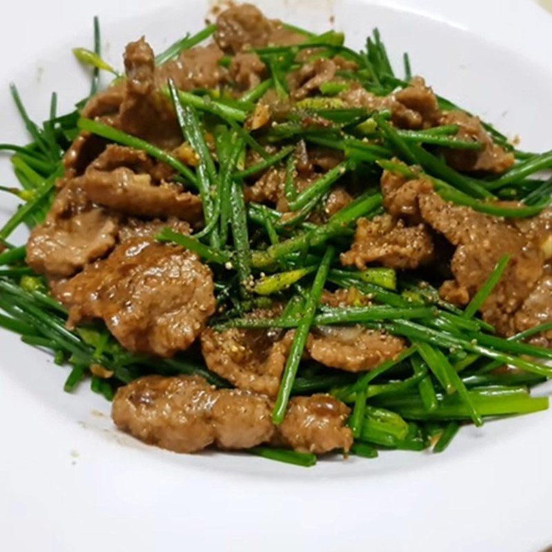 Bước 5 Hoàn thành Bông hẹ xào thịt bò