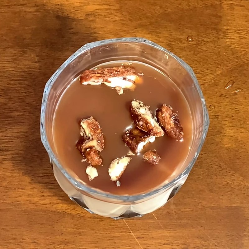 Bước 4 Hoàn thành Panna cotta sốt caramel