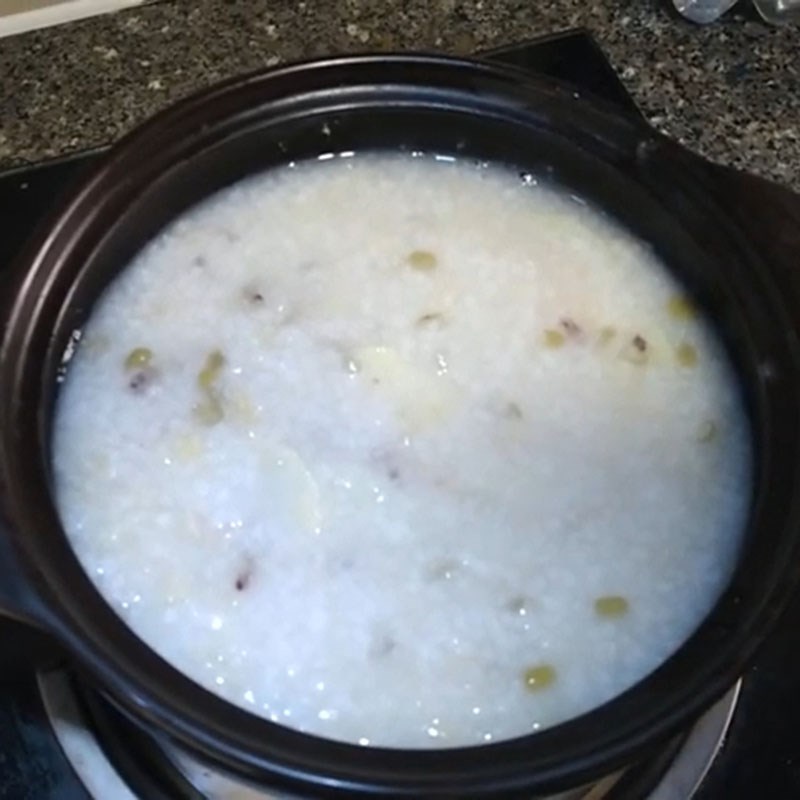 Bước 4 Hoàn thành Cháo tôm khoai tây đậu xanh