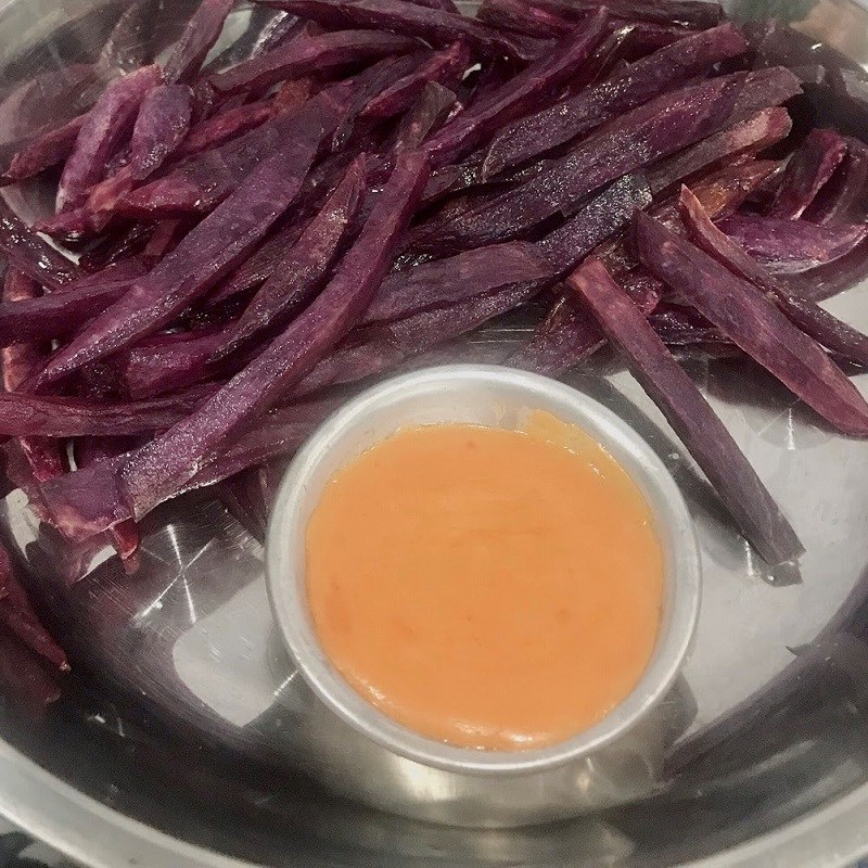 Bước 3 Hoàn thành Khoai lang tím chiên giòn