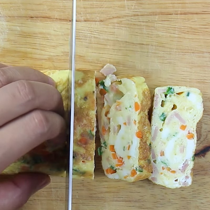Bước 4 Hoàn thành Trứng cuộn Hàn Quốc xúc xích
