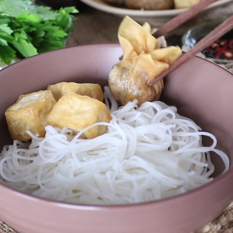 Bước 6 Trụng hủ tiếu Hủ tiếu hoành thánh chay