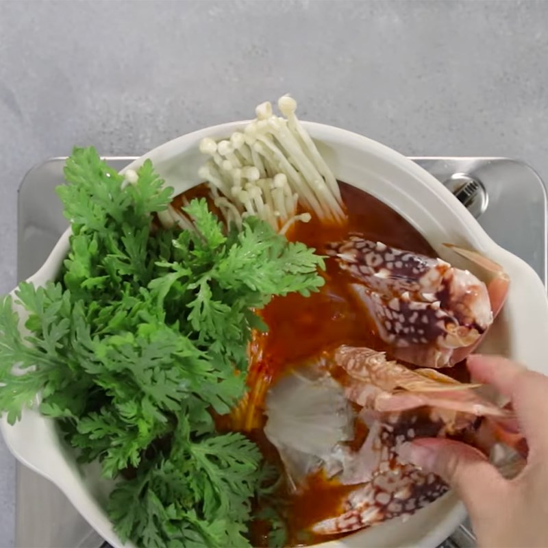 Bước 3 Hoàn thành Canh kim chi ghẹ