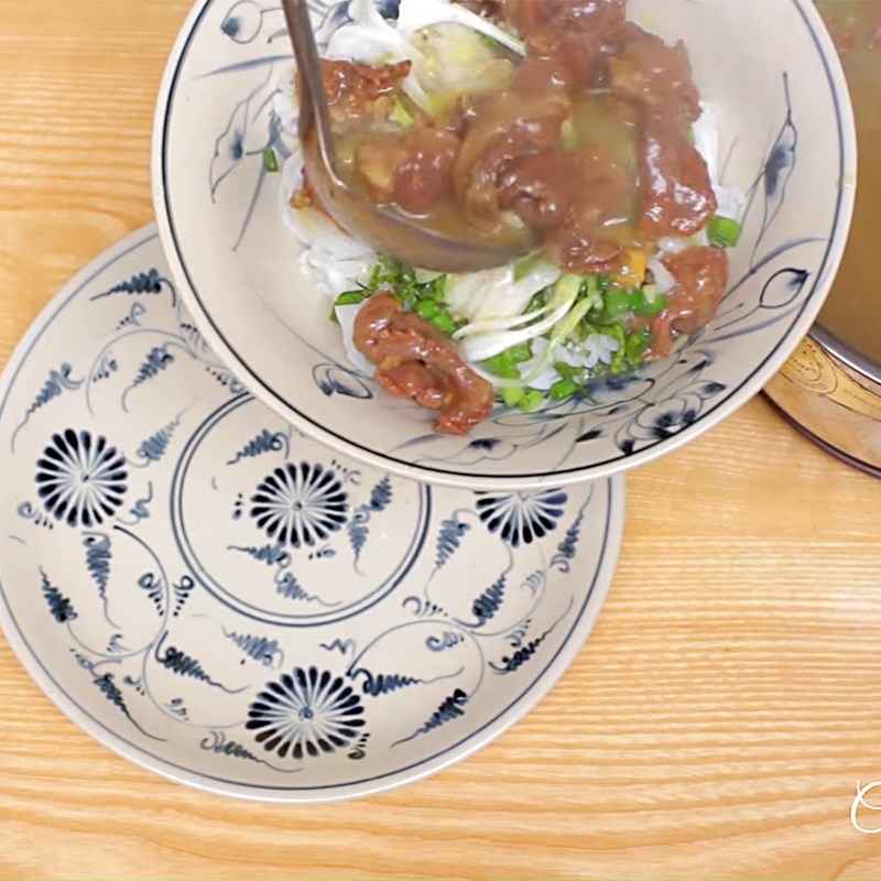 Bước 5 Hoàn thành Phở bò sốt vang