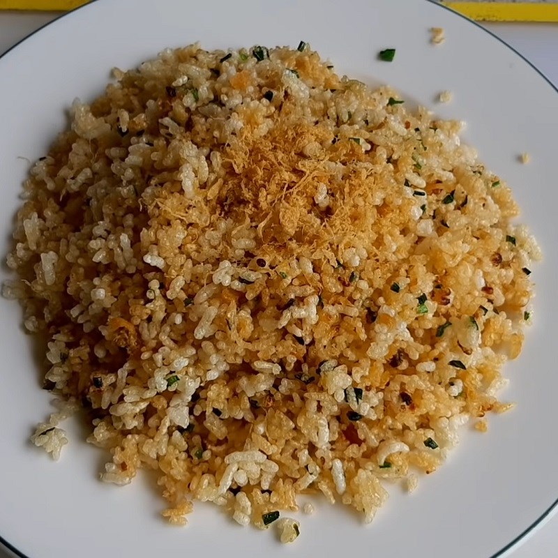 Bước 4 Hoàn thành Cơm chiên nước mắm
