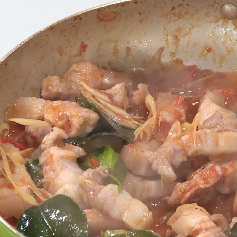 Bước 6 Hoàn thành Thịt ba rọi rim chanh sả