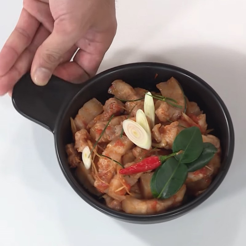 Bước 6 Hoàn thành Thịt ba rọi rim chanh sả