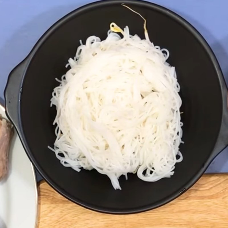 Bước 4 Hoàn thành Bún mắm nêm thịt luộc