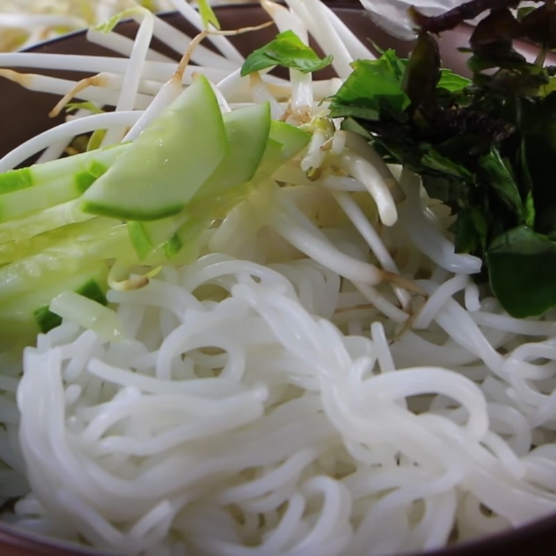 Bước 4 Hoàn thành Bún mắm nêm chả cá
