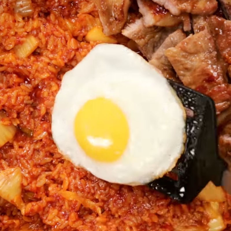 Bước 5 Hoàn thành Cơm rang kim chi thịt bò