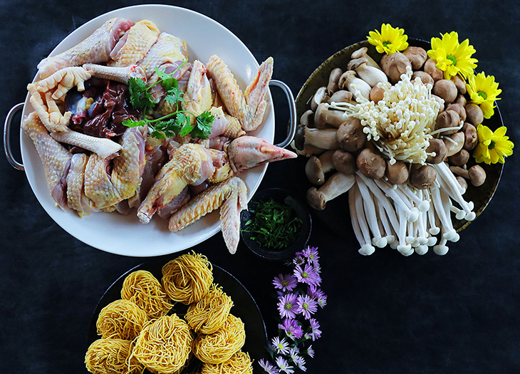 Nguyên liệu món ăn lẩu gà nấm