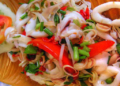 huong dan chi tiet cach che bien goi tom muc thai lan ngon het nac 760x367 1