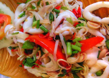 huong dan chi tiet cach che bien goi tom muc thai lan ngon het nac 760x367 1
