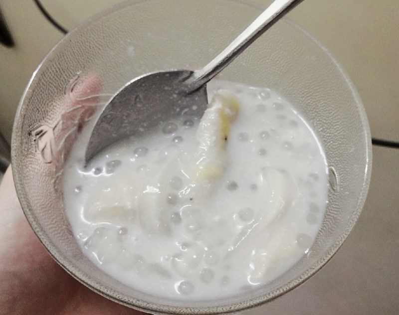 Chè chuối bột báng nước cốt dừa
